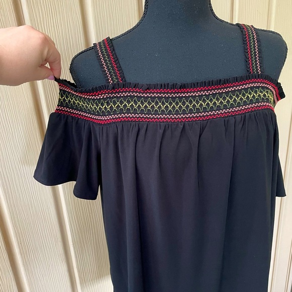 White House Black Market • Embroidered Black Tank-top Blouse Short Sleeve Top - Picture 5 of 10